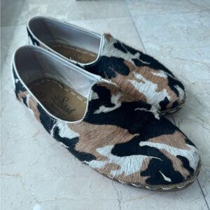 Sabah Slip Ons